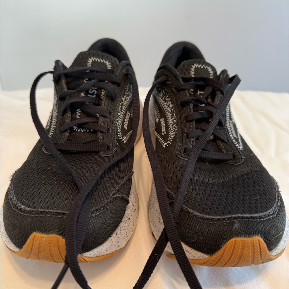 Brooks Ghost 16  Black and White Sneakers